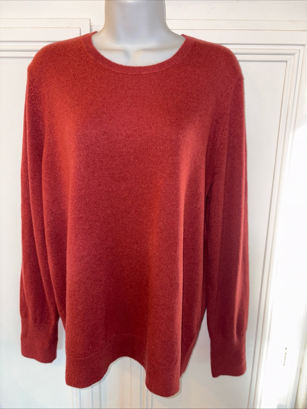 EUC EVERLANE  100% Cashmere Sweater  Classic Crew  Dark Red Sz XL Quiet Luxury